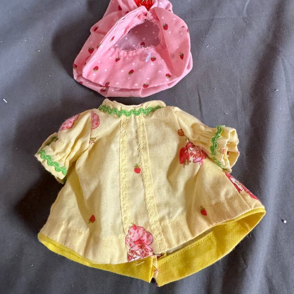 Strawberry Shortcake Dolls Hat & dress Kenner Brand Vintage 1980s